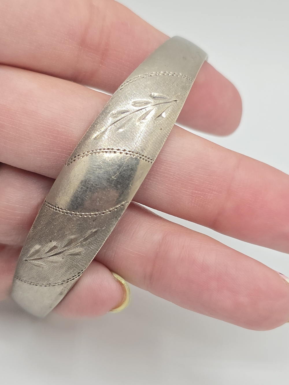 VTG 925 Sterling Cuff Bracelet Silver Italy Engraved Leaf 17.8g, 7" Adjustable